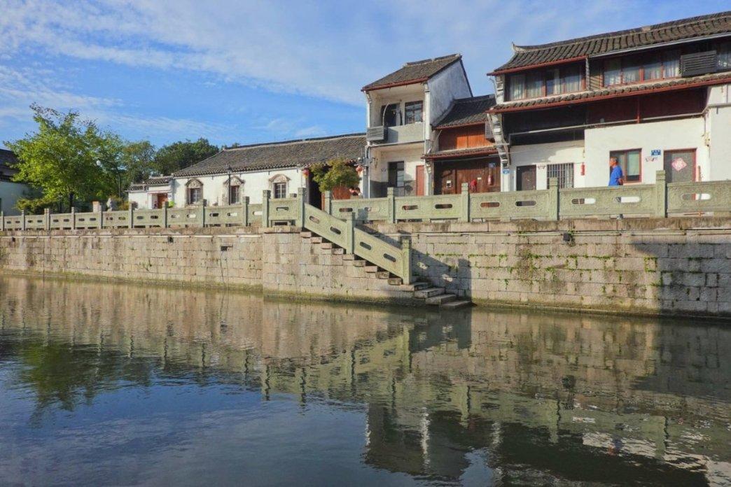 为不具备资质的车商谋取不当利益，盛大在线宁波分公司合计被罚37万元